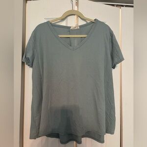 Light Sage Linen V-Neck Women's Tee
